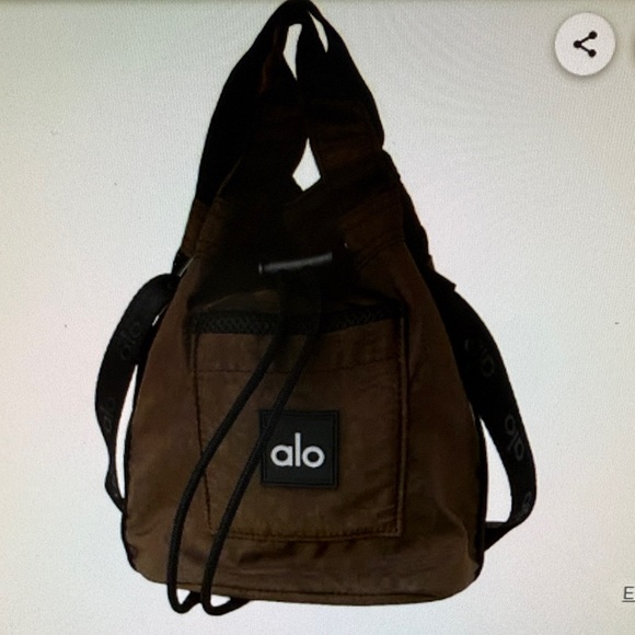 ALO Yoga Utility Cross Body Bucket Bag in Espresso/Black NEW sealed ! - Picture 1 of 6